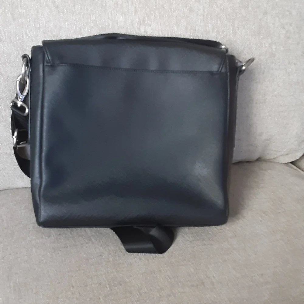 Ike By Ike Behar Men's Black Leather Messenger Bag